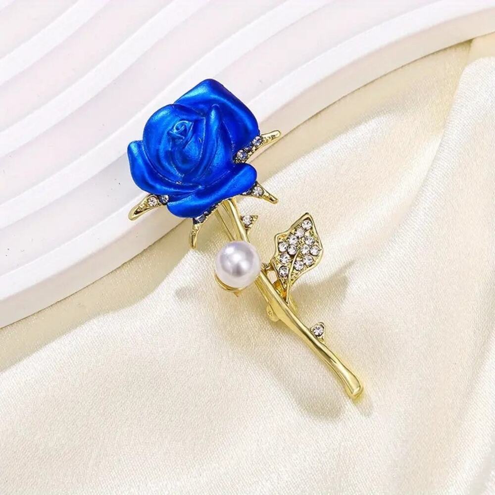 Brooch Rlue Rose with rhinestone and‎ white pearl, gold-tone